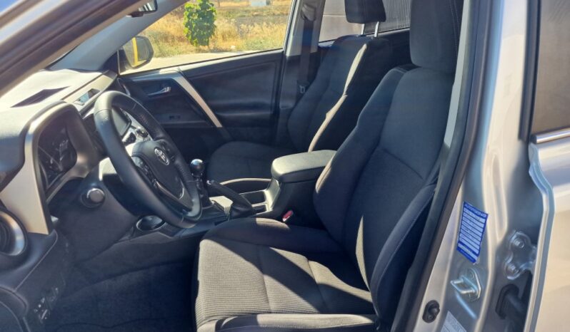 TOYOTA Rav4 150D AWD Executive lleno