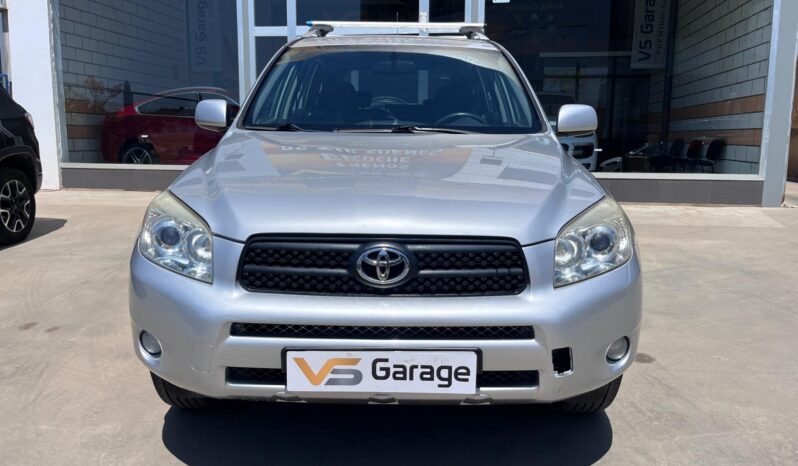 TOYOTA Rav4 2.2 D4D Executive lleno