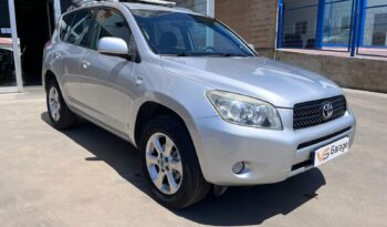 TOYOTA Rav4 2.2 D4D Executive lleno