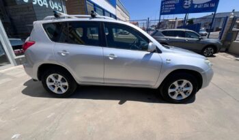 TOYOTA Rav4 2.2 D4D Executive lleno