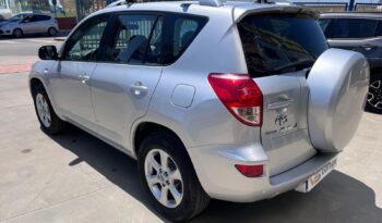 TOYOTA Rav4 2.2 D4D Executive lleno