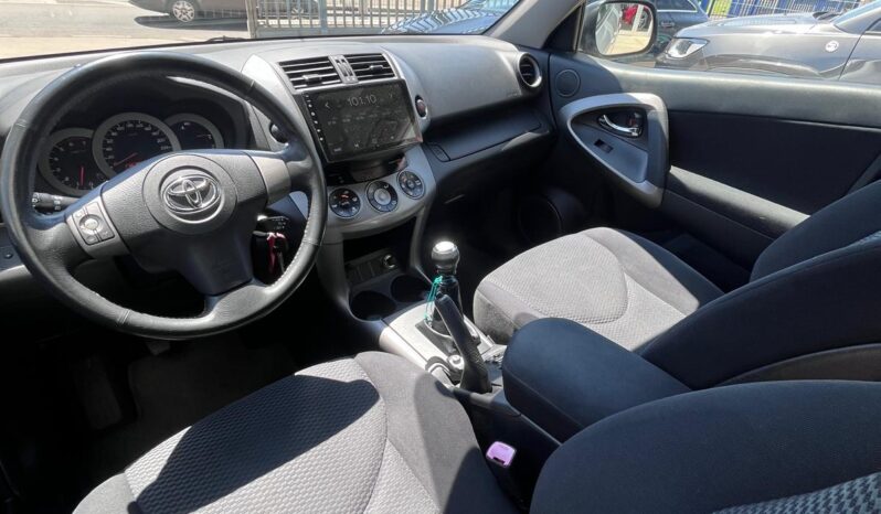 TOYOTA Rav4 2.2 D4D Executive lleno