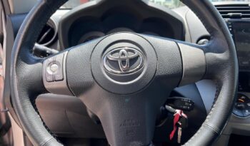 TOYOTA Rav4 2.2 D4D Executive lleno