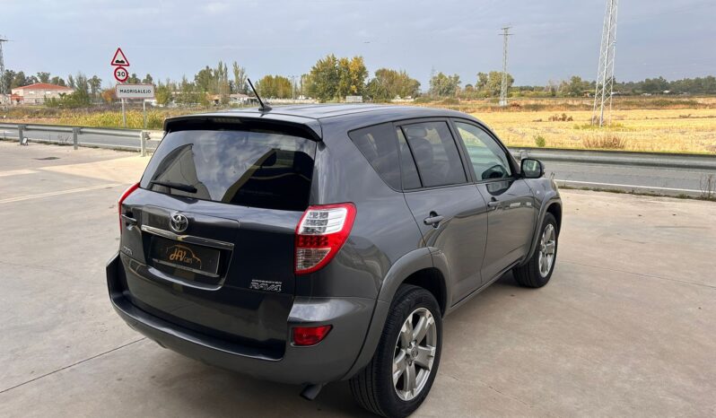 TOYOTA Rav4 2.2 D4D Executive 4×4 lleno