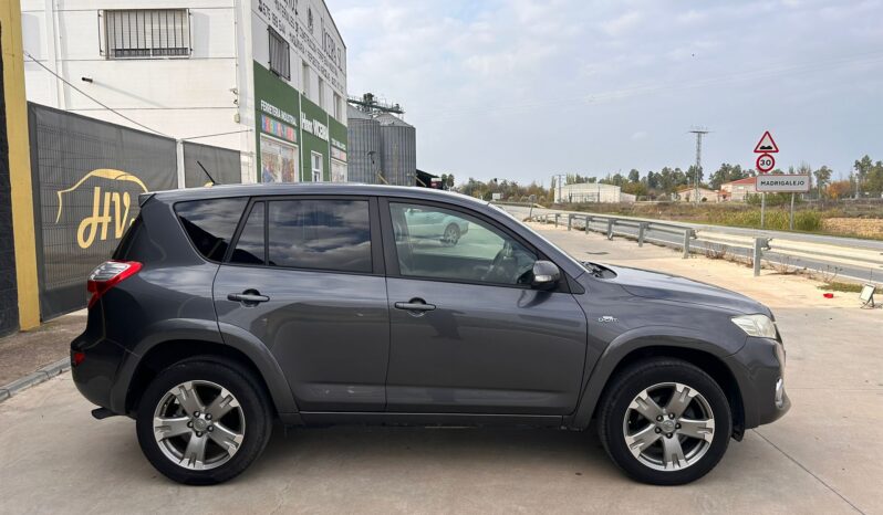 TOYOTA Rav4 2.2 D4D Executive 4×4 lleno