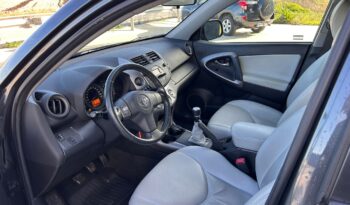 TOYOTA Rav4 2.2 D4D Executive lleno